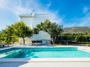 Holiday Home Kastel Mila by Interhome